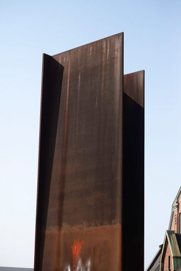 Richard Serra: T.W.U. (Foto: KUNST@SH/Jan Petersen, 2018)