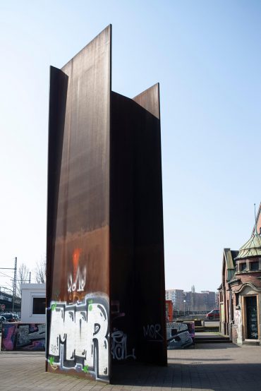 Richard Serra: T.W.U. (Foto: KUNST@SH/Jan Petersen, 2018)
