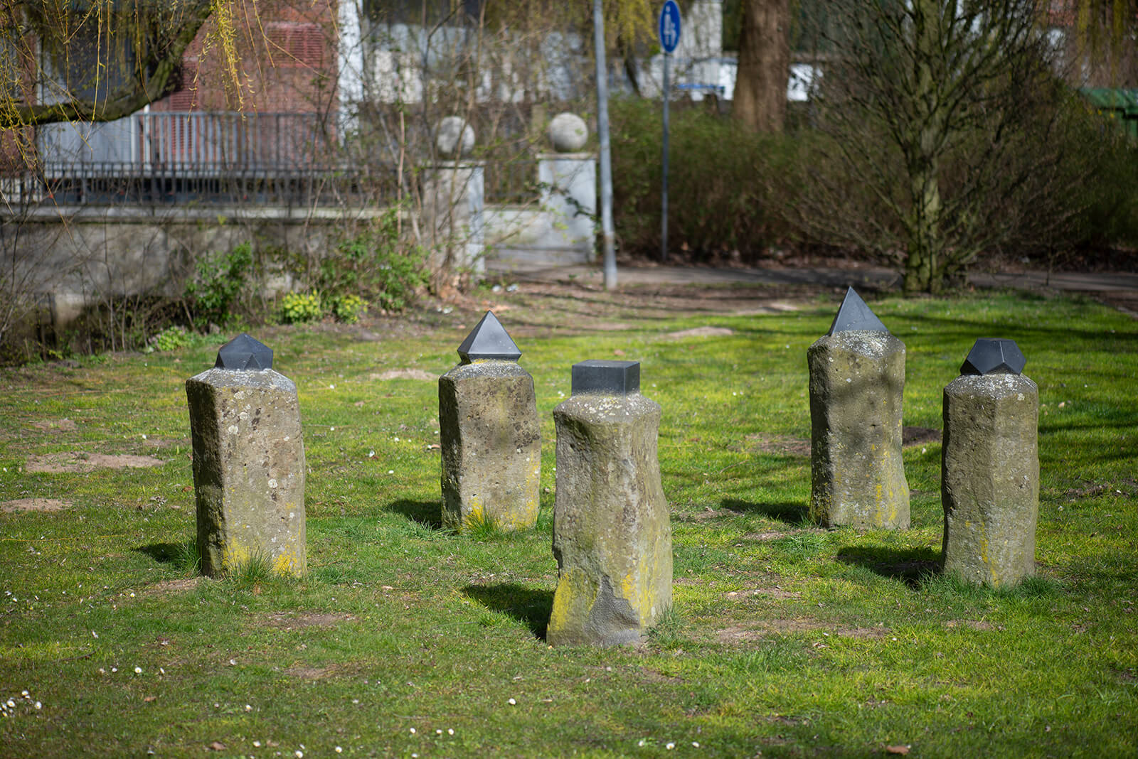 Ulrich Lindow: Platonische Stelen (Foto: KUNST@SH/Jan Petersen, 2020)