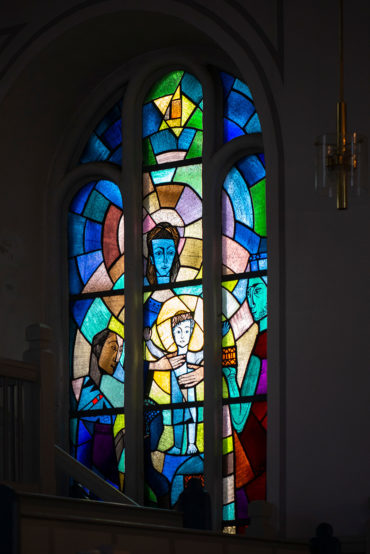 Carl Fey: Fenster der Nikolaikirche (Foto: KUNST@SH/Jan Petersen, 2019)