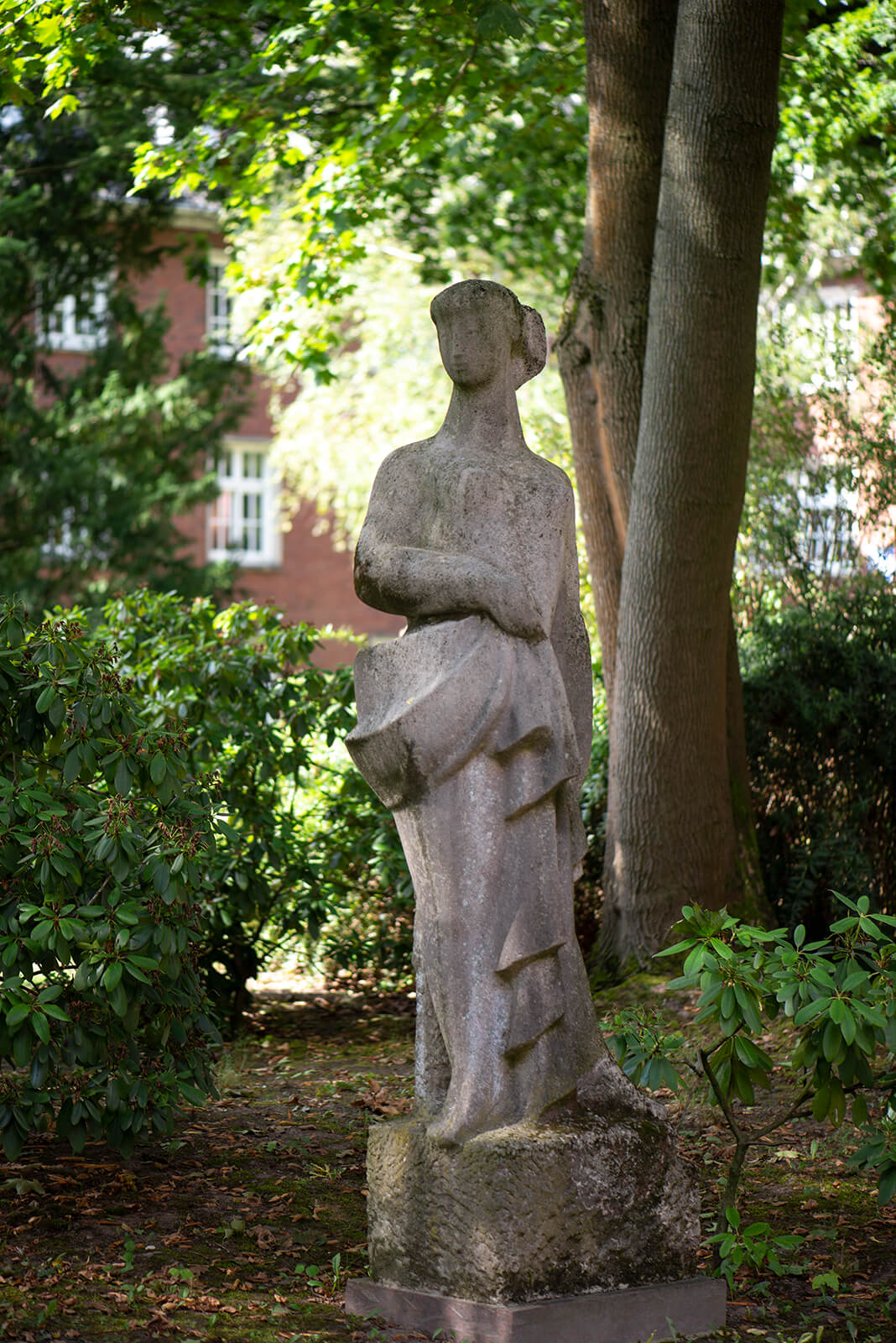 Barbara Haeger: Große Stehende (Foto: KUNST@SH/Jan Petersen, 2019)