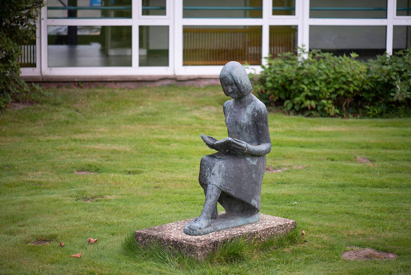 Dora Maaßen: Lesende (Foto: KUNST@SH/Jan Petersen, 2019)