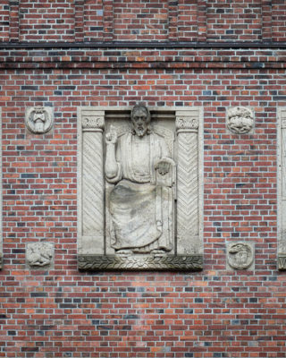 Wilhelm Rex: 3 große Reliefs (Foto: KUNST@SH/Jan Petersen, 2020)