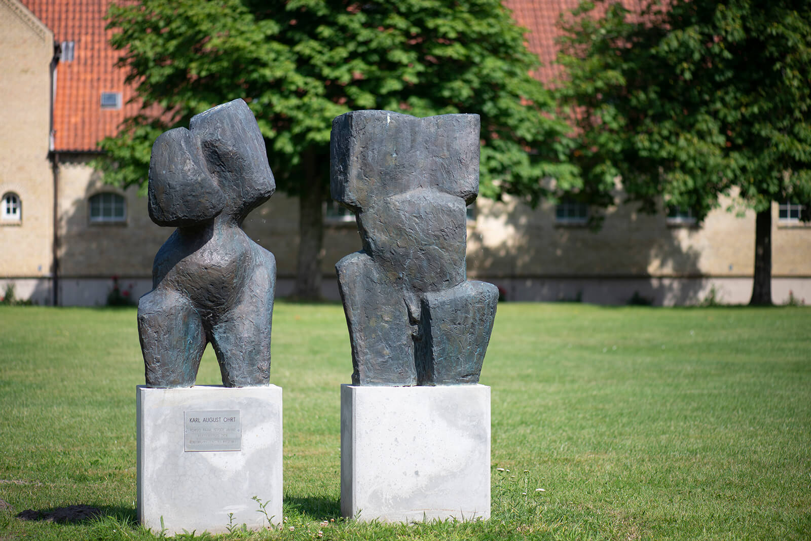 Karl August Ohrt: Torso M, Torso W (Foto: KUNST@SH/Jan Petersen, 2019)