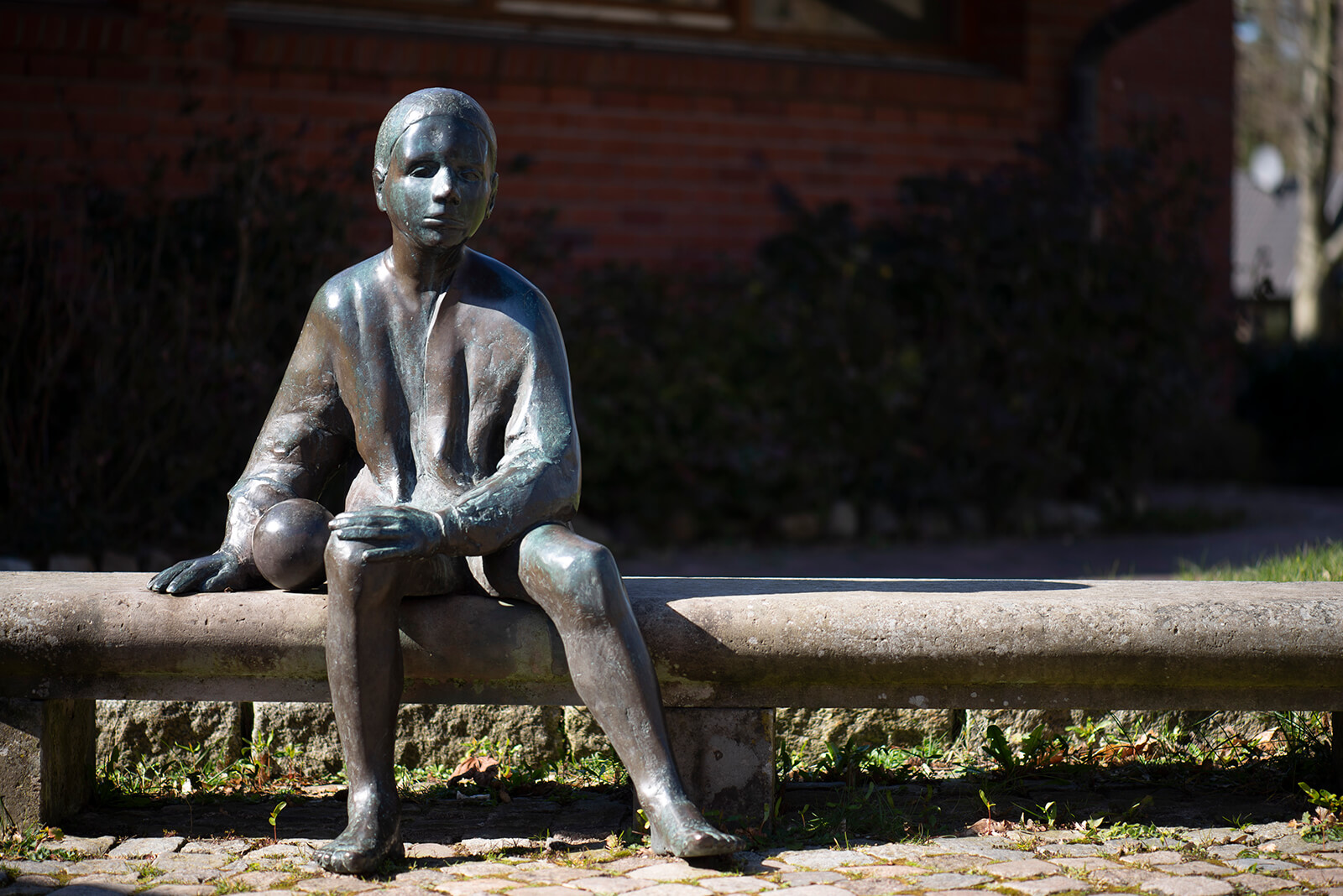 Frauke Wehberg: Sitzende (Foto: KUNST@SH/Jan Petersen, 2020)