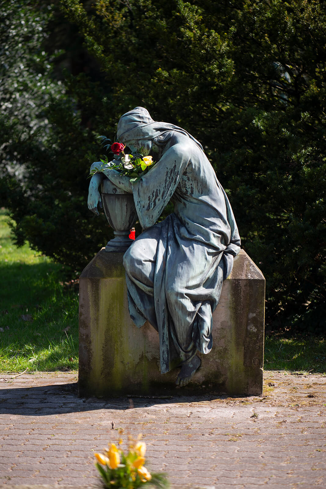 Fidel Binz: Trauernde (Foto: KUNST@SH/Jan Petersen, 2020)