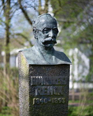 Georg Fuhg: Stele für Hans Lorenz Renck (Foto: KUNST@SH/Jan Petersen, 2020)
