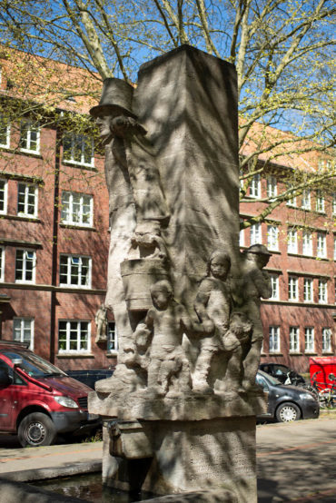 Richard Emil Kuöhl: Hummeldenkmal (Foto: KUNST@SH/Jan Petersen, 2020)