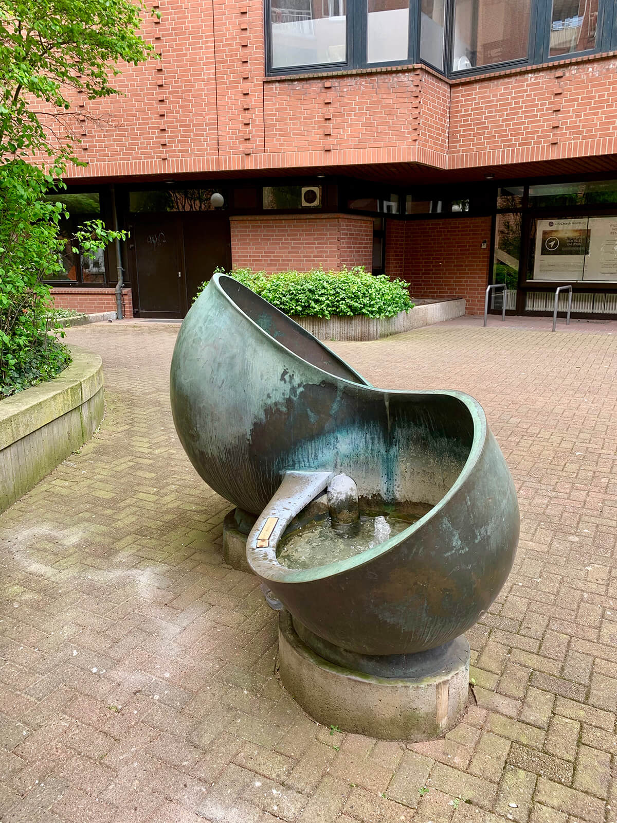 Wolfgang Tümpel: Brunnen-Doppelschale (Foto: KUNST@SH/Jan Petersen, 2020)