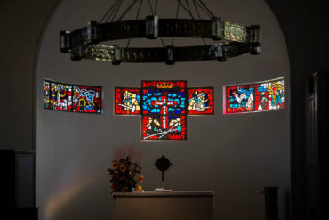 Siegfried Assmann: Altarfenster (Foto: KUNST@SH/Jan Petersen, 2020)