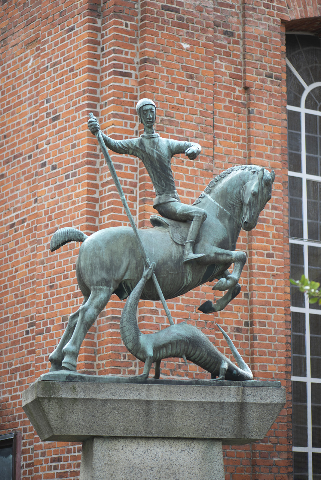 Gerhard Marcks: St. Georg mit dem Drachen (Foto: KUNST@SH/Jan Petersen, 2021)