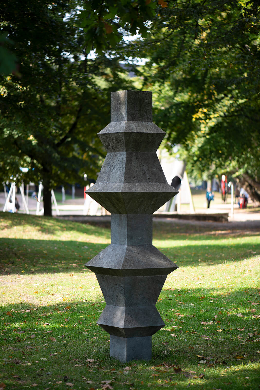 Klaus Becker: Säule für den Lohmühlenpark (Foto: KUNST@SH/Jan Petersen, 2020)