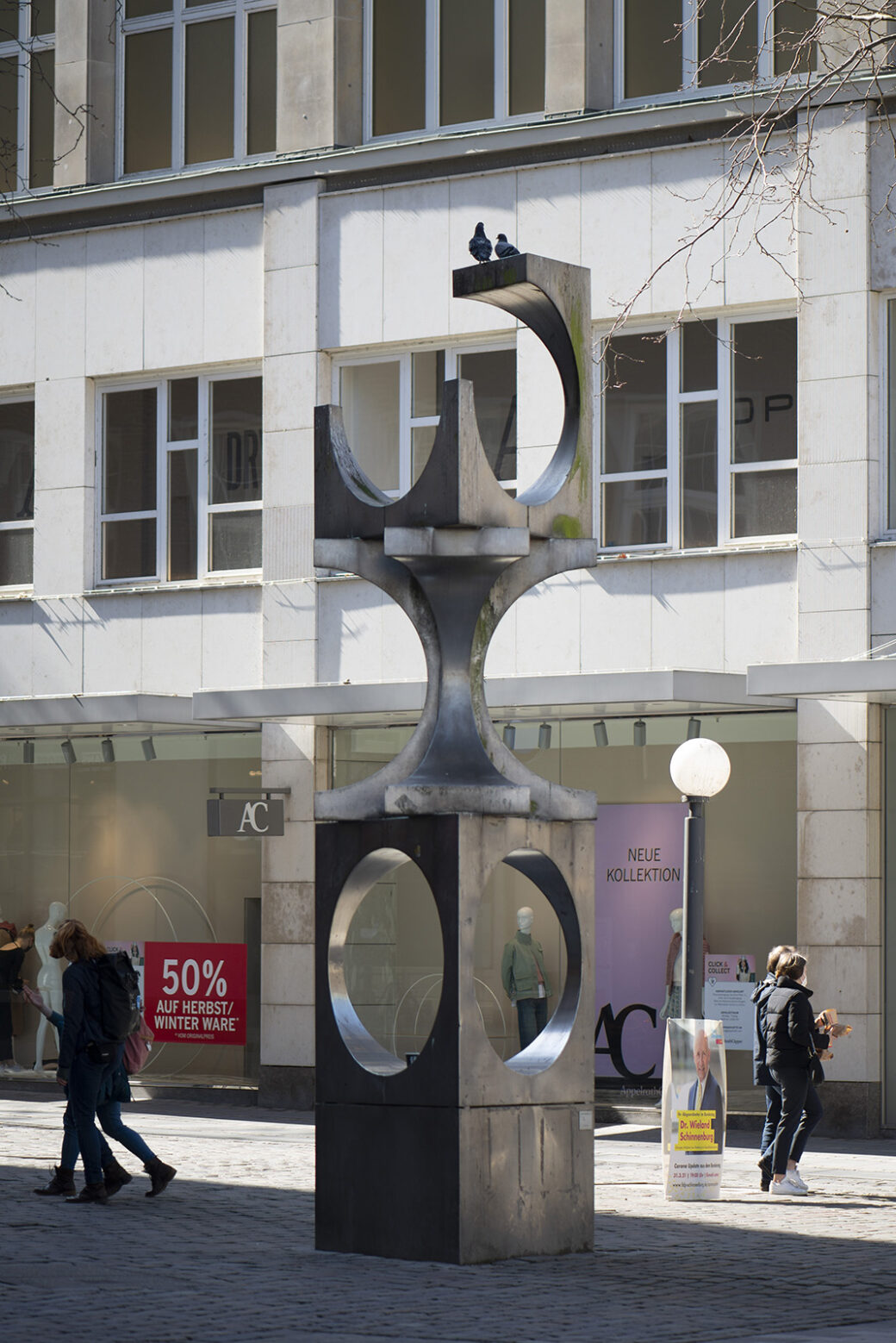 Hans-Joachim Frielinghaus: Edelstahlskulptur (Foto: KUNST@SH/Jan Petersen, 2021)
