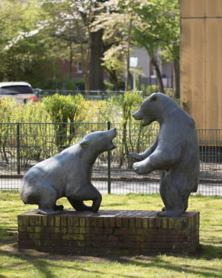 Kurt Bauer: Zwei Eisbären (Foto: KUNST@SH/Jan Petersen, 2021)