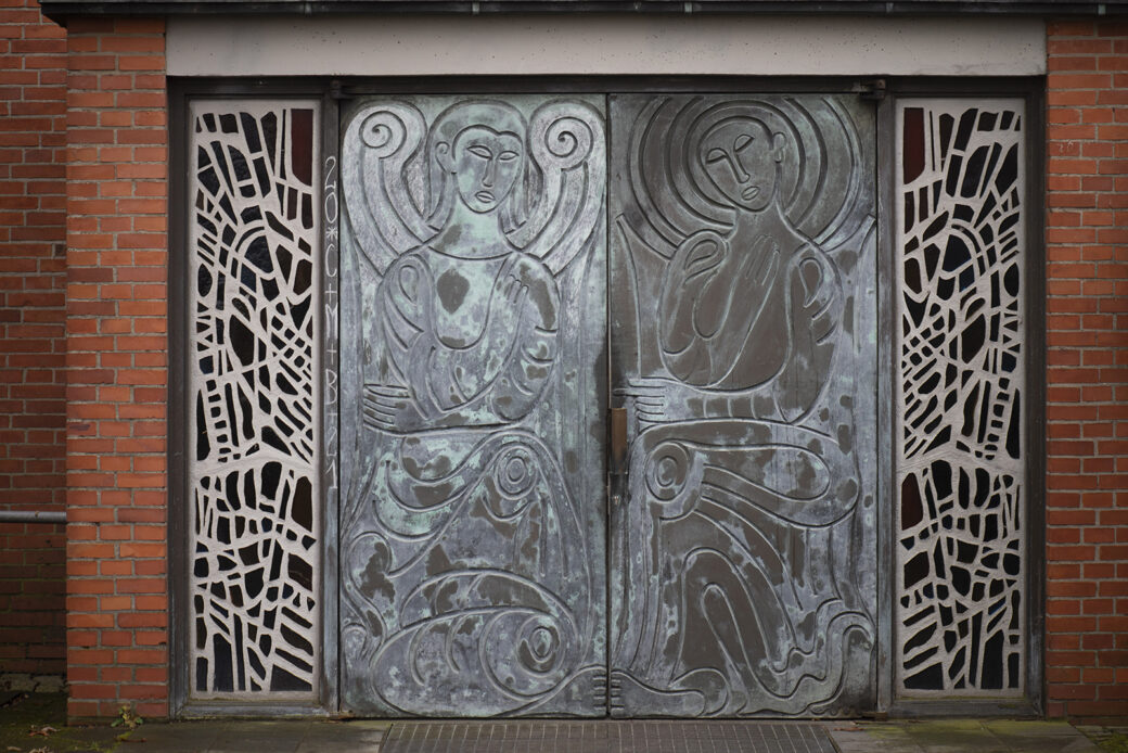 Georg Weiland: Portal der Heilig Geist Kirche (Foto: Kunst@SH/Jan Petersen, 2021)