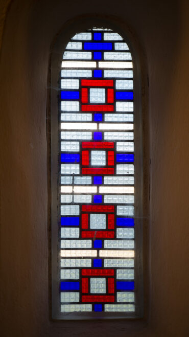 Heinrich Basedow d.J.: Fenster der Kapelle Neuwühren (Foto: Kunst@SH/Jan Petersen, 2021)