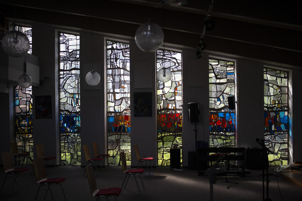 Heinz Lilienthal: Seitenfenster Zum Guten Hirten (Foto: Kunst@SH/Jan Petersen, 2021)