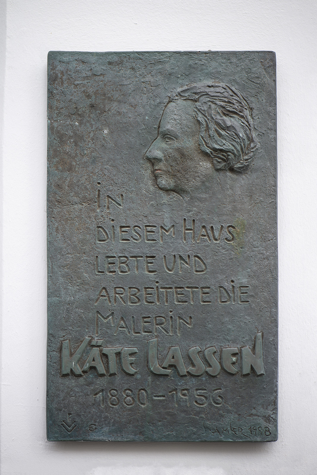 Siegbert Amler: Gedenkrelief für Käte Lassen (Foto: KUNST@SH/Jan Petersen, 2022)