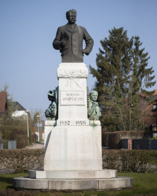 Clemens Buscher: Denkmal für Herman Wupperman (Foto: KUNST@SH/Jan Petersen, 2022)