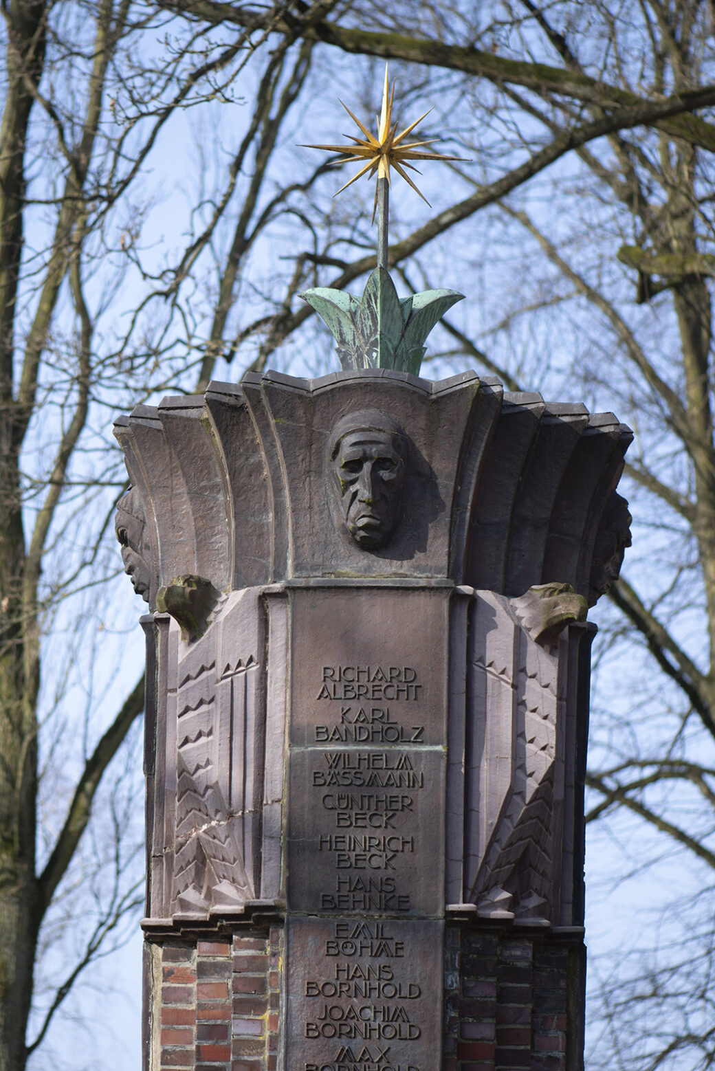 Ludwig Kunstmann: Kriegerdenkmal Rellingen (Foto: KUNST@SH/Jan Petersen, 2022)