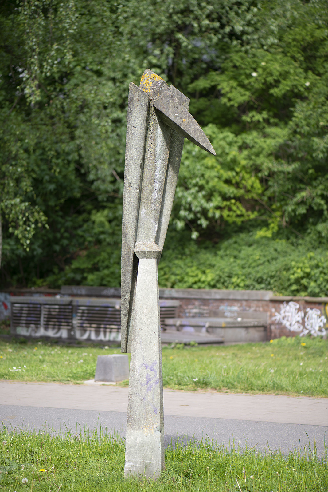 Klaus Becker: Drei Vogelsäulen für Borgfelde (Foto: KUNST@SH/Jan Petersen, 2022)