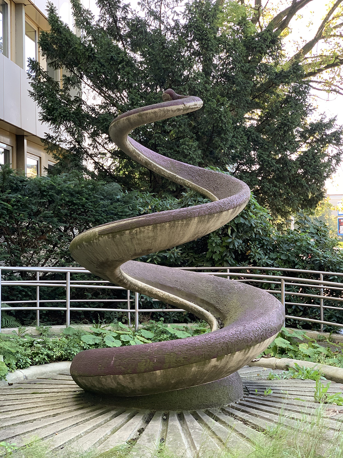 Robert Müller-Warnke: Schlangenbrunnen (Foto: KUNST@SH/Jan Petersen, 2022)