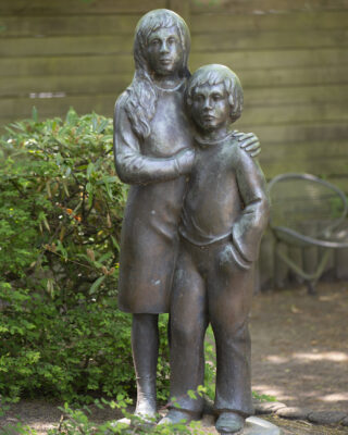 Hans Werner Könecke: Zwei Kinder (Foto: KUNST@SH/Jan Petersen, 2022)