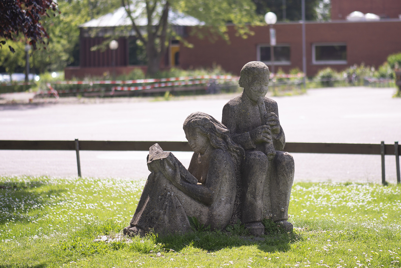 Mädchen und Junge (Foto: KUNST@SH/Jan Petersen, 2022)