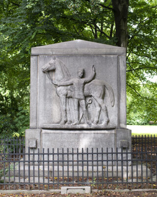 Oskar Ulmer: Denkmal für die Gefallenen des Regiments der Husaren (Foto: KUNST@SH/Jan Petersen, 2022)