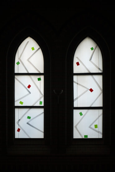 Eun Nim Ro: Fenster in St. Johannis Altona (Foto: KUNST@SH/Jan Petersen, 2021)