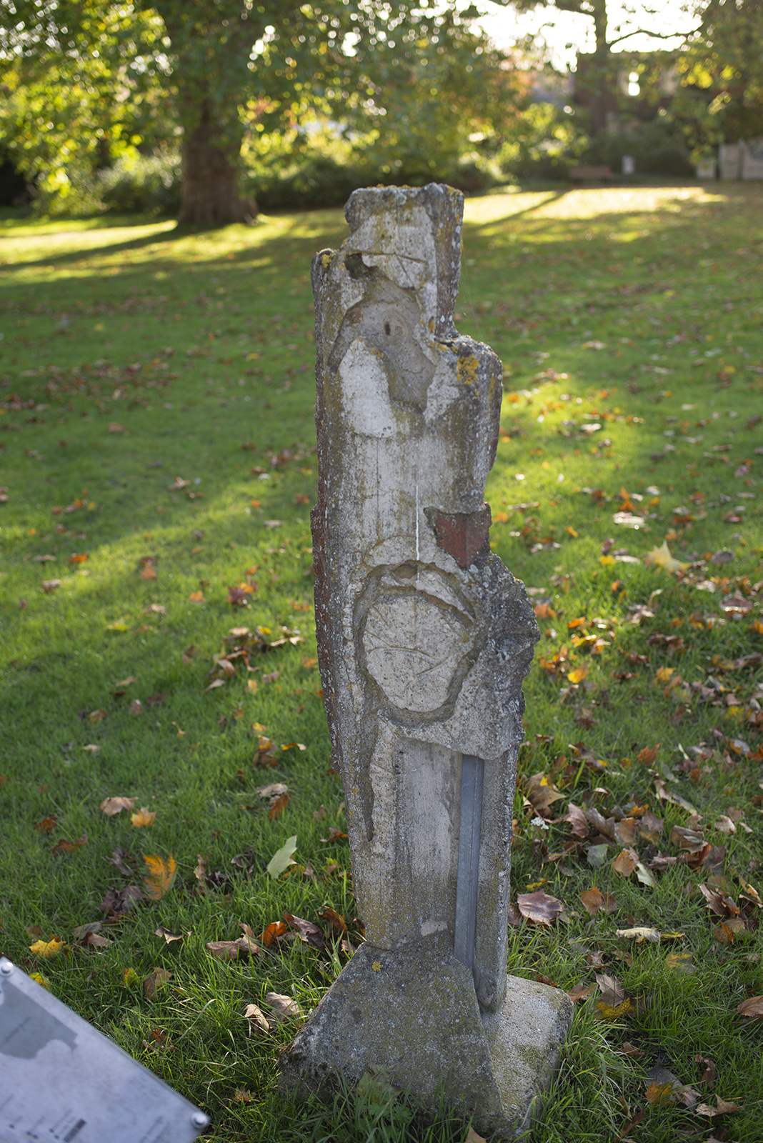 Wolf Leo: Gedenkstele Todesmarsch (Foto: KUNST@SH/Jan Petersen, 2022)