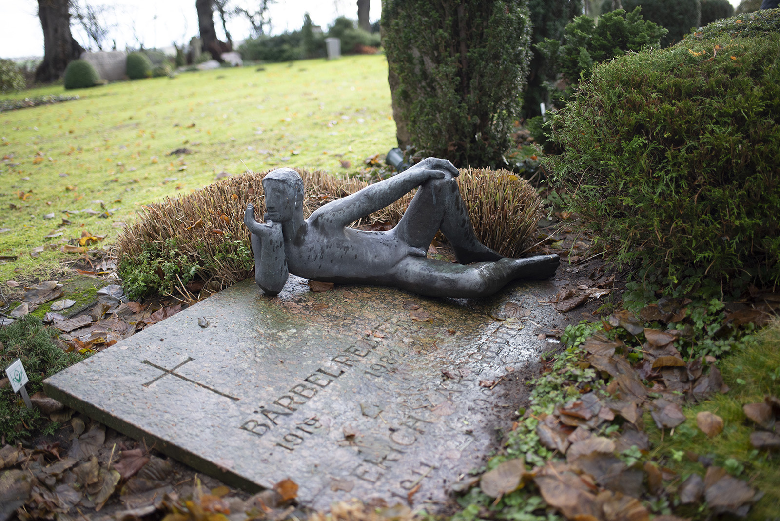 Erich Fritz Reuter: Liegender Jüngling (Foto: KUNST@SH/Jan Petersen, 2022)