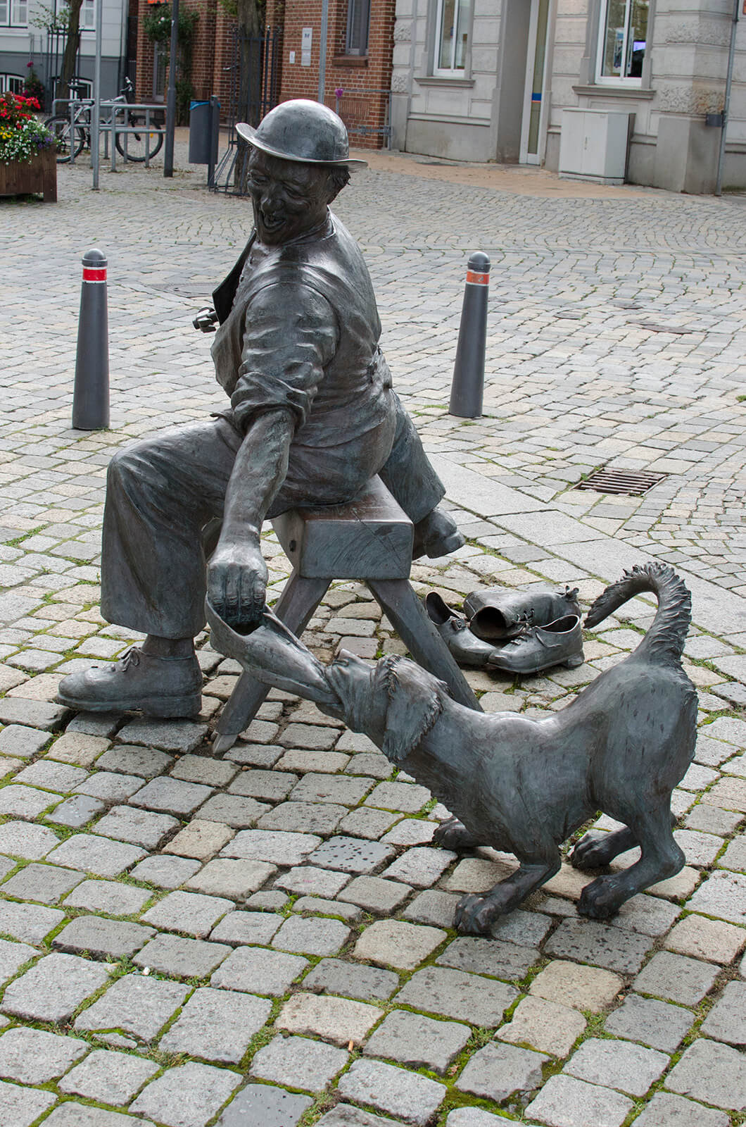 Bernd Maro: Schuster mit Hund, (Foto: KUNST@SH/Jan Petersen)