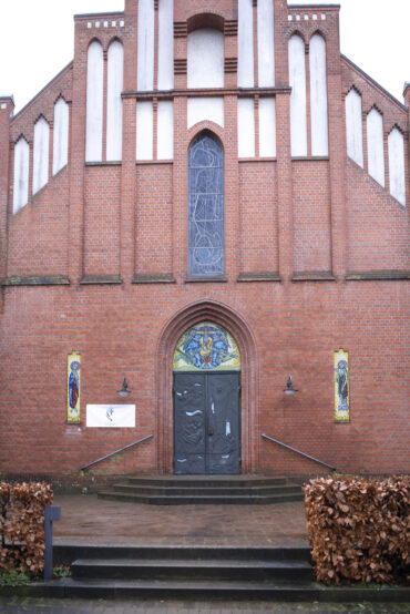 Frans Griesenbrock: Portal der St.-Michael-Kirche (Foto: KUNST@SH/Jan Petersen, 2023)