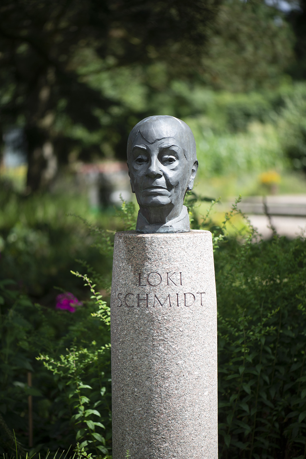 Manfred Sihle-Wissel: Loki Schmidt (Foto: KUNST@SH/Jan Petersen, 2023)