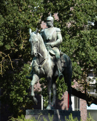Louis Tuaillon: Reiterdenkmal Kaiser Wilhelm I. (Foto: KUNST@SH/Jan Petersen, 2023)
