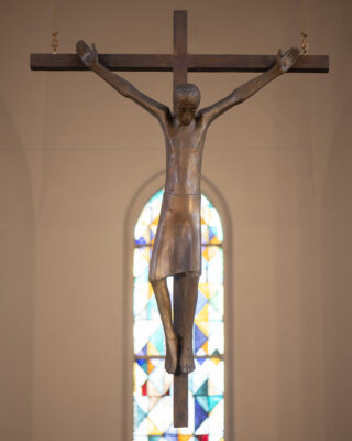 Siegfried Assmann: Kruzifix der Michaeliskirche (Foto: KUNST@SH/Jan Petersen, 2023)