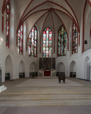 Claus Wallner: Chorfenster der Marienkirche (Foto: KUNST@SH/Jan Petersen, 2023)