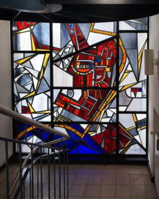 Ernst Günter Hansing: Glasfenster im Rathaus (Foto: KUNST@SH/Jan Petersen, 2024)