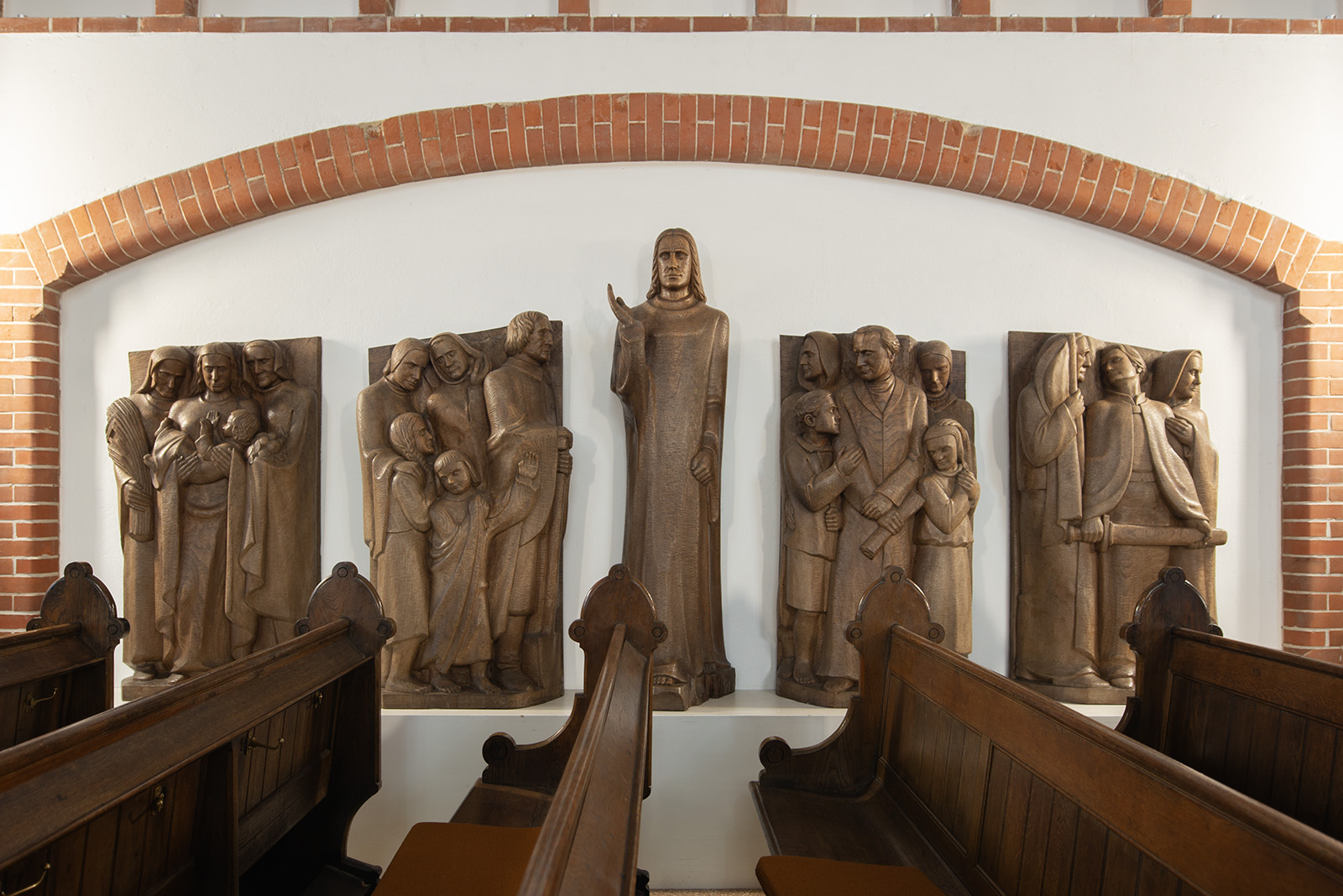 Otto Flath: Altar in der St. Lorenz-Kirche (Foto: Kunst@SH/Jan Petersen, 2024)