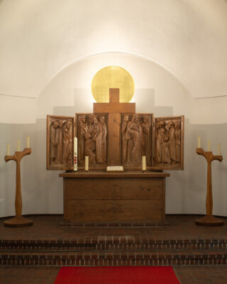 Otto Flath: Altar für die Kreuzkapelle (Foto: KUNST@SH/Jan Petersen, 2024)