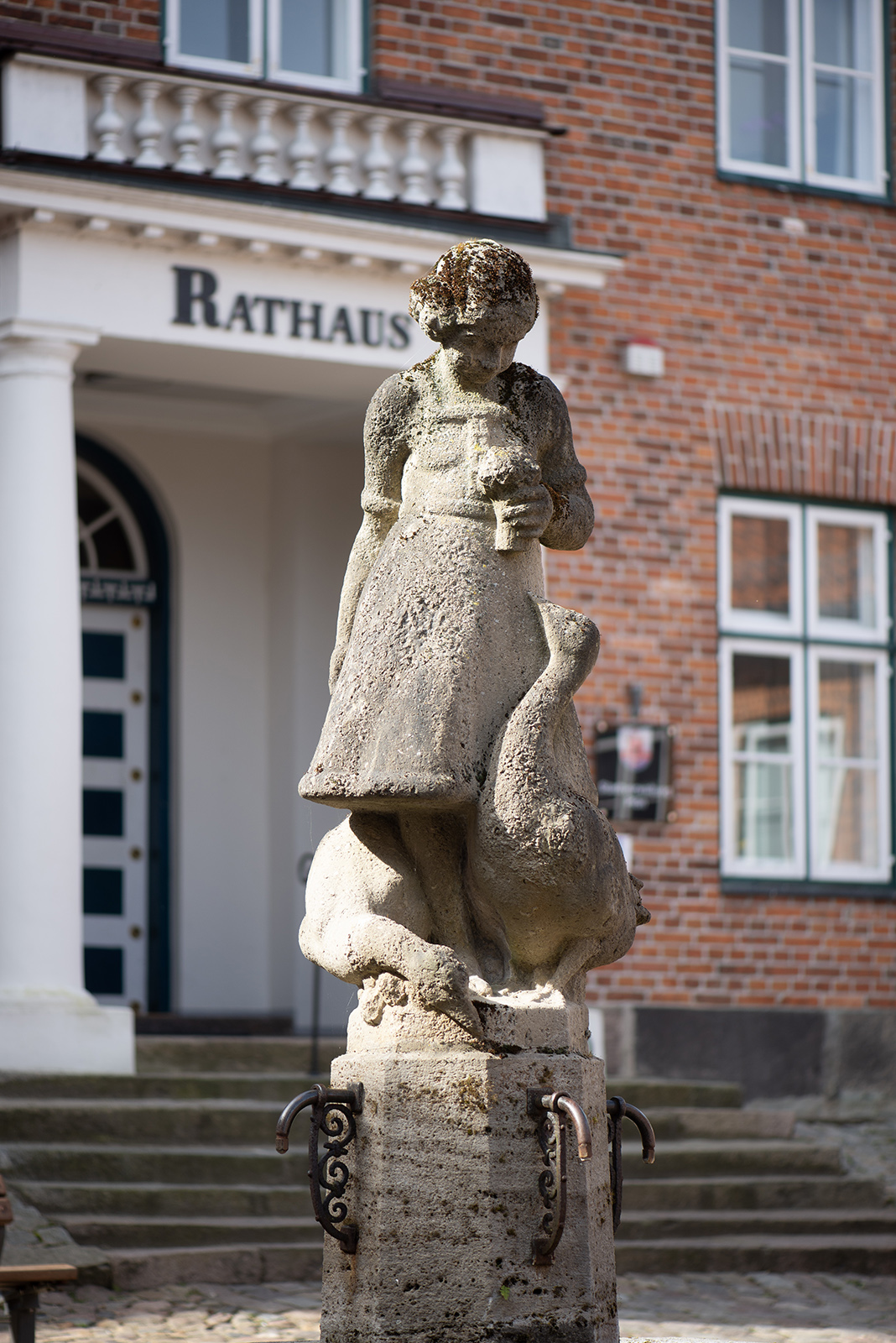 Bernhard Butzke: Plöner Gänselieselbrunnen (Foto: Kunst@SH/Jan Petersen, 2024)