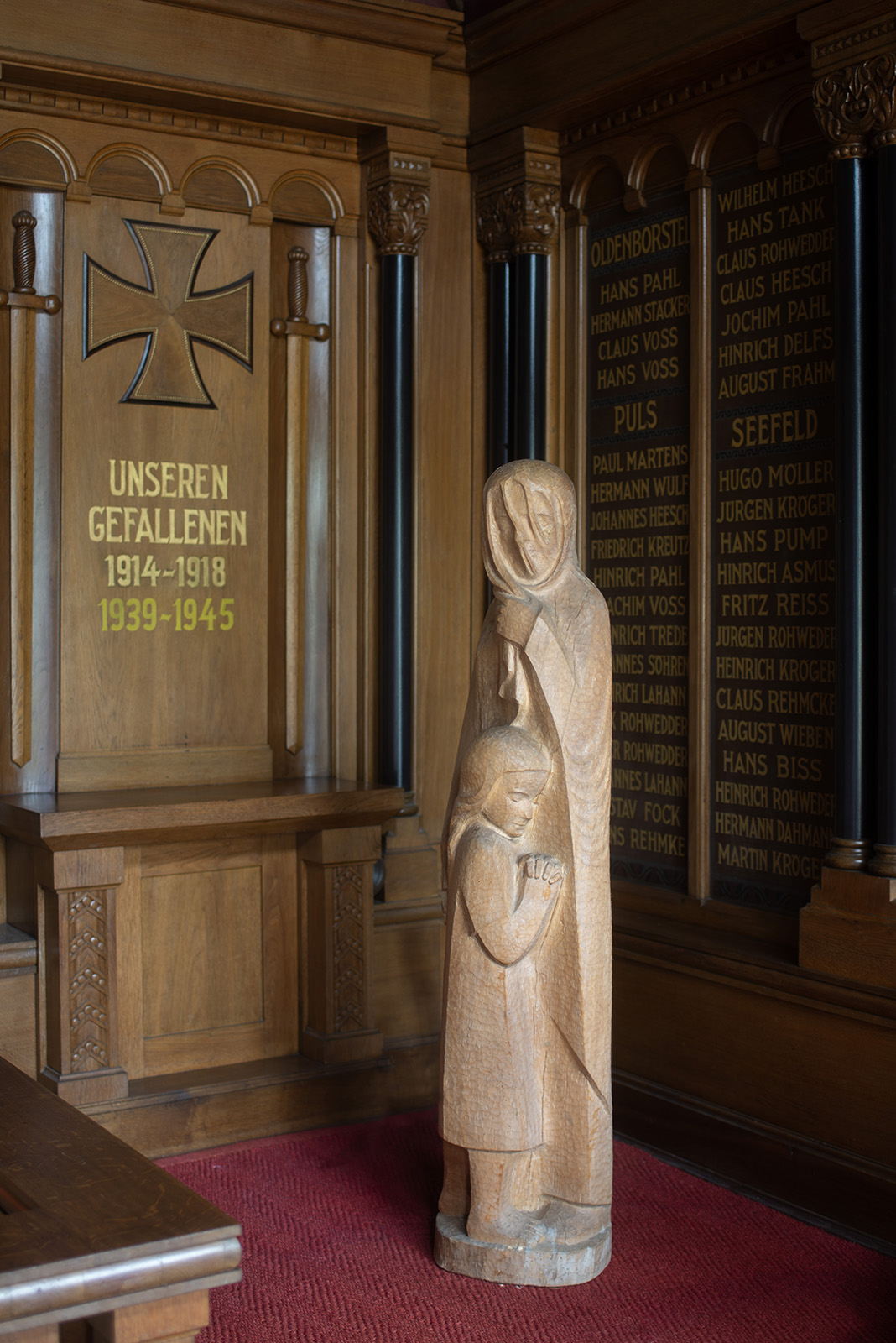 Otto Flath: Ehrenmal in der Bonifatiuskirche (Foto: Kunst@SH/Jan Petersen, 2024)