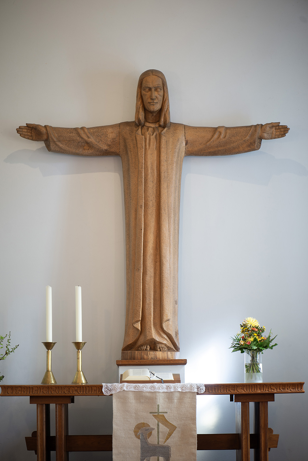 Otto Flath: Christus in der Friedenskirche (Foto: Kunst@SH/Jan Petersen, 2024)