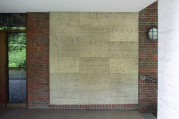 Hans Kock: Steinrelief (Foto: Kunst@SH/Jan Petersen, 2024)