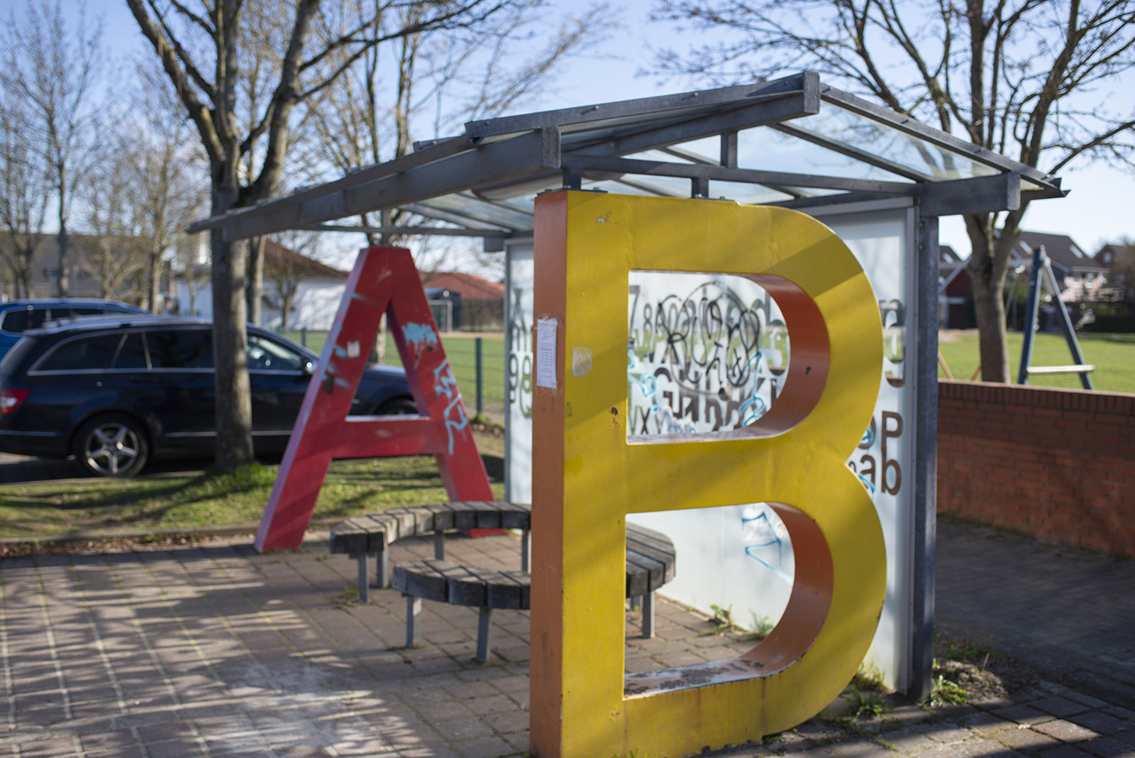 F. Jörg Haberland: ABC-Buswartehaus (Foto: KUNST@SH/Jan Petersen, 2023)