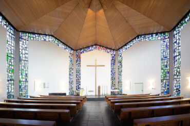 Diether Kressel: Verglasung der Simon-Petrus-Kirche (Foto: KUNST@SH/Jan Petersen, 2023)