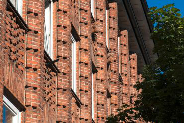 Franz Schweighofer: Figurenfassade Gewerkschaftshaus, (Foto: KUNST@SH/Jan Petersen)