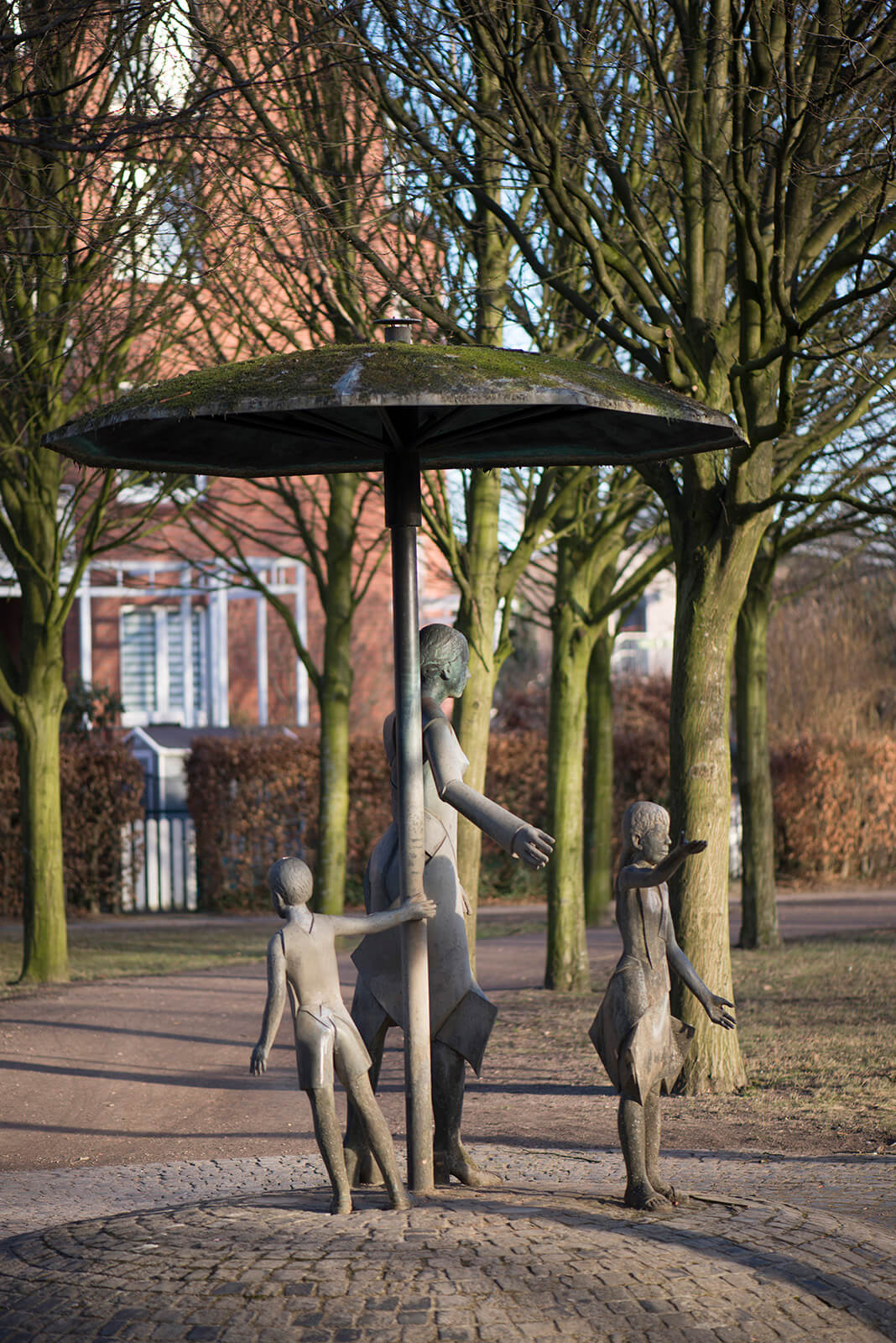 Hans-Joachim Frielinghaus: Bürger im Park (Foto: KUNST@SH/Jan Petersen, 2017)