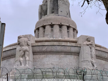 Hugo Lederer: Bismarck-Denkmal (Foto: KUNST@SH/Jan Petersen, 2023)